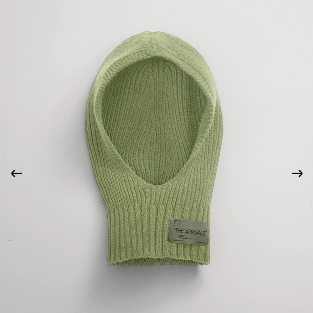 THE ARRIVALS rib knit Sanne Balaclava
Originally $85
100% VIRGIN WOOL never worn